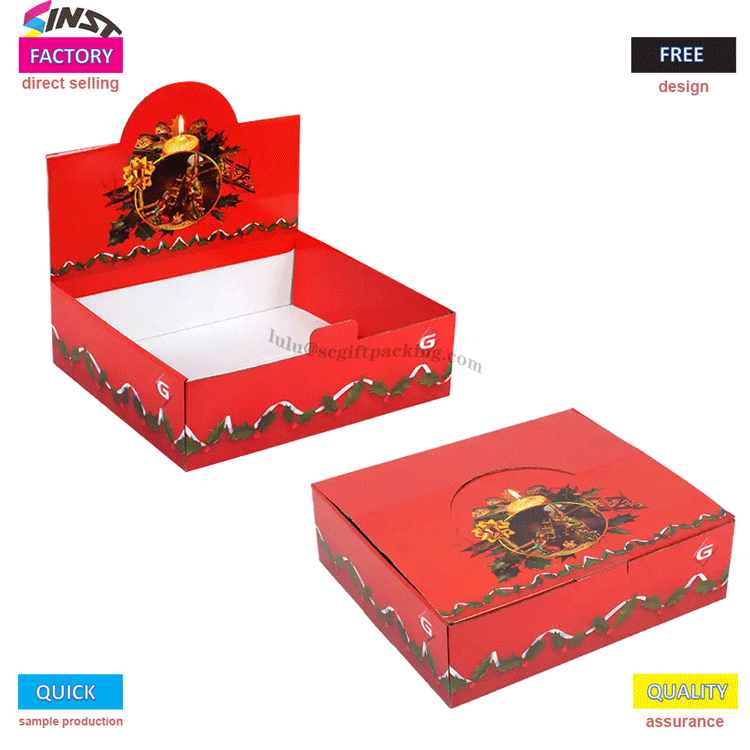 Gabonetako mahaigaineko erakusleihoaren kolore-eskema klasikoak mahaigaineko jai-ekitaldiaren sentsazioa pizten du