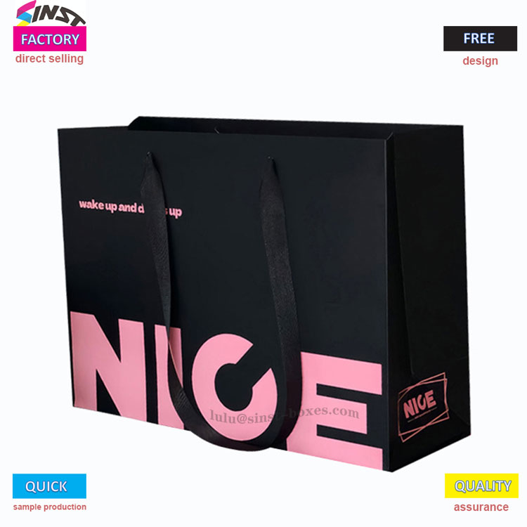 Arropa paperezko poltsak: diseinu zentzudun ontziratzea, erosketa esperientzia birdefinituz